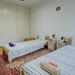 Steady - Guests Gazde/Camere de închiriat Varna